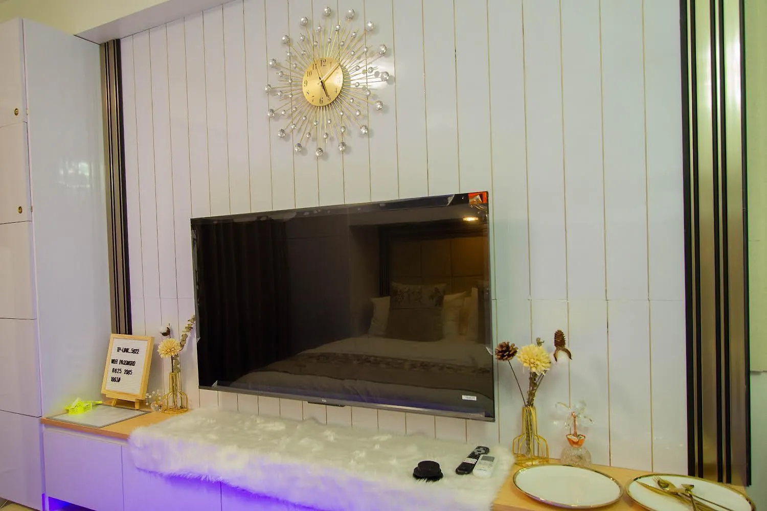 Stylish Condo At Shore 2 Residences Near Moa & Airport Manila
