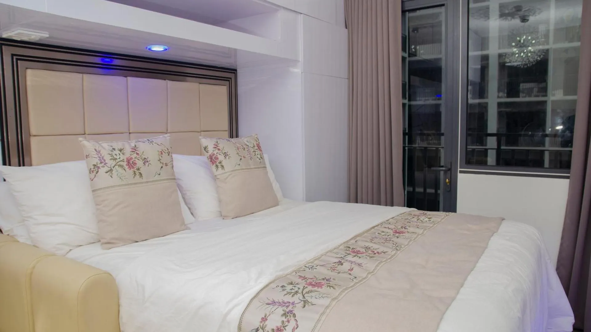 Stylish Condo At Shore 2 Residences Near Moa & Airport Manila Aparthotel