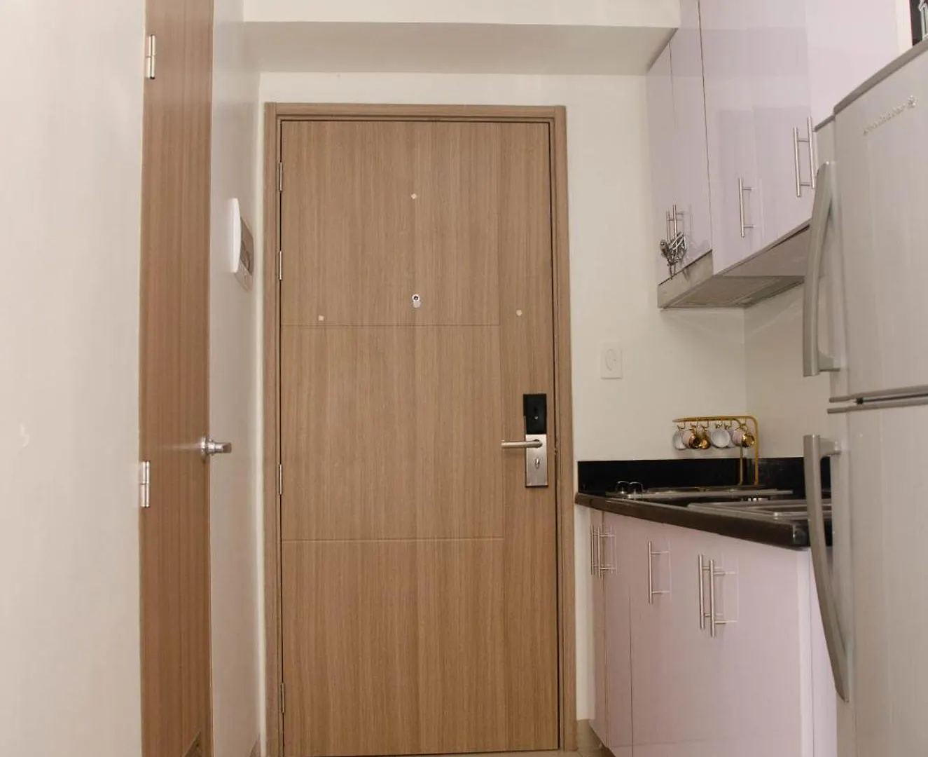 Stylish Condo At Shore 2 Residences Near Moa & Airport Manila 0*,  Philippines